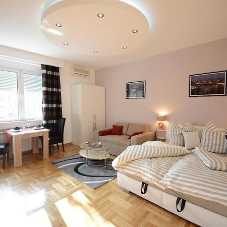 Politika Appartement Belgrado Buitenkant foto
