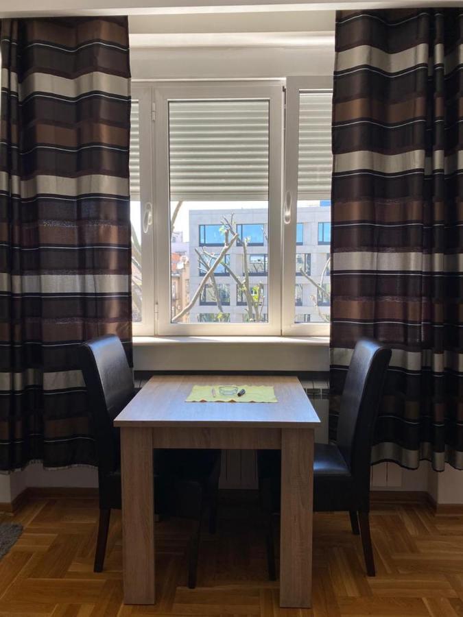 Politika Appartement Belgrado Buitenkant foto