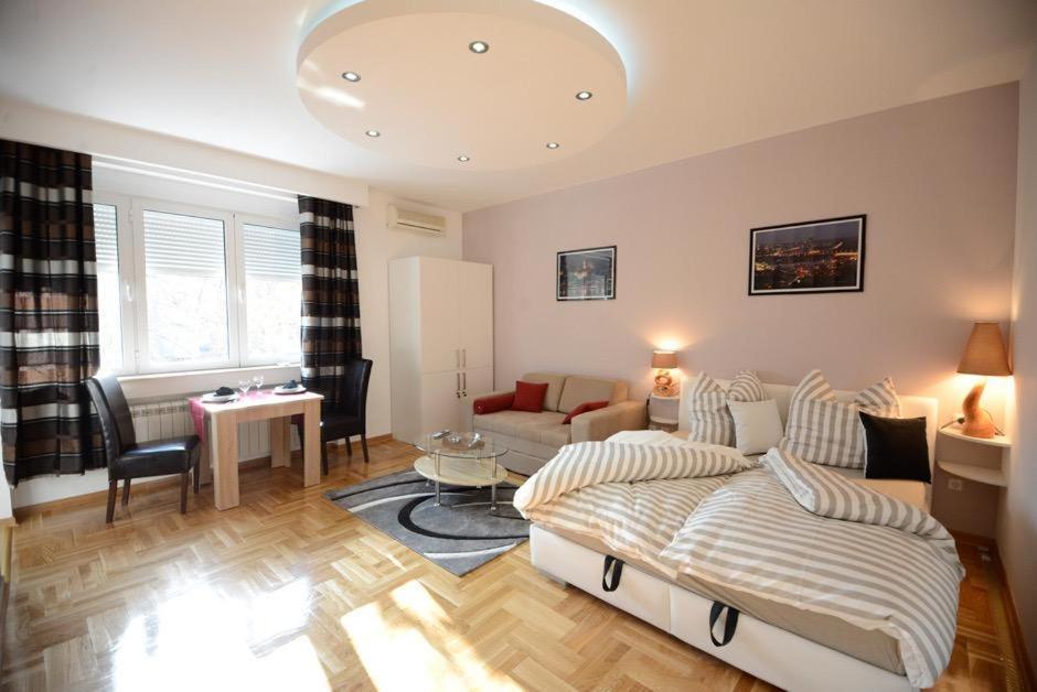 Politika Appartement Belgrado Buitenkant foto